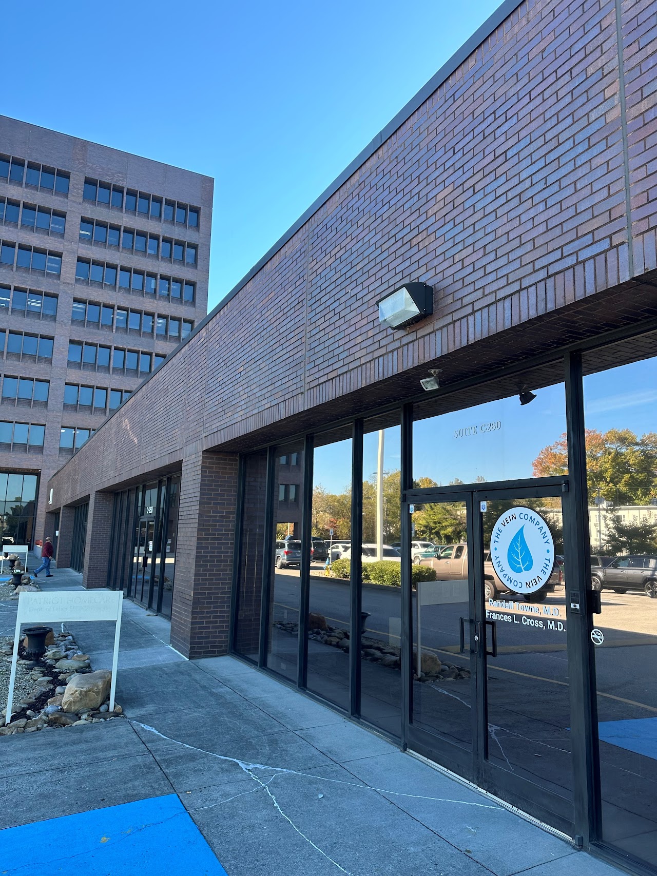 Street view of The Vein Company clinic in Oak Ridge, TN